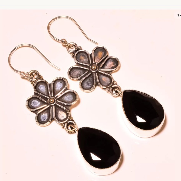 Artisan Jewelry - Sterling silver  onyx and silver flower earrings